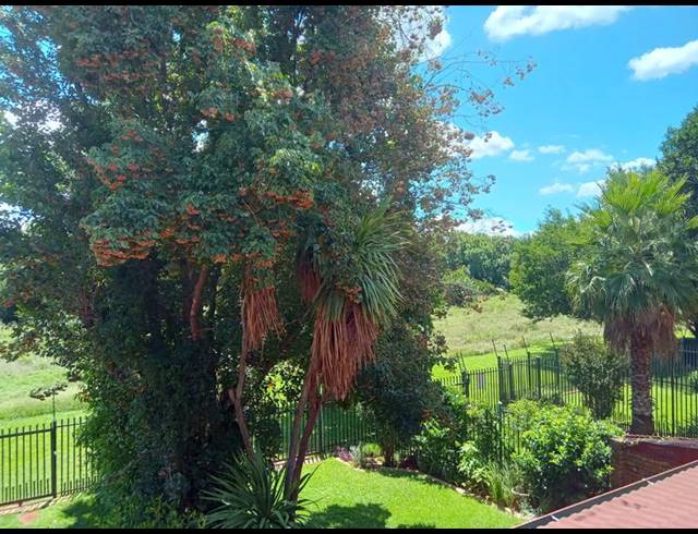 3 BEDROOM TOWNHOUSE FOR SALE IN HENNOPSPARK